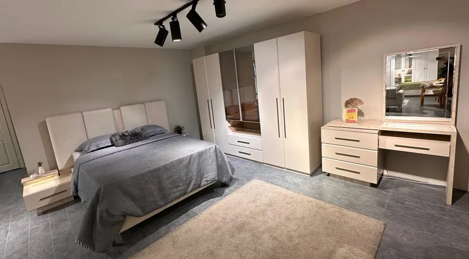 Vizon 6 Door Bedroom Set