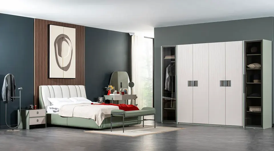 Los Angeles 6-Door Bedroom Set
