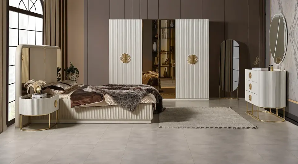 Gucci 6 Door Modern Bedroom Set