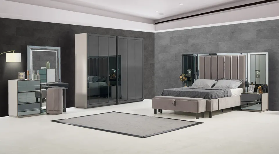 Oylat Sliding Door Bedroom Set