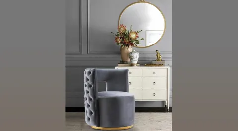 Paris Chester Pouff