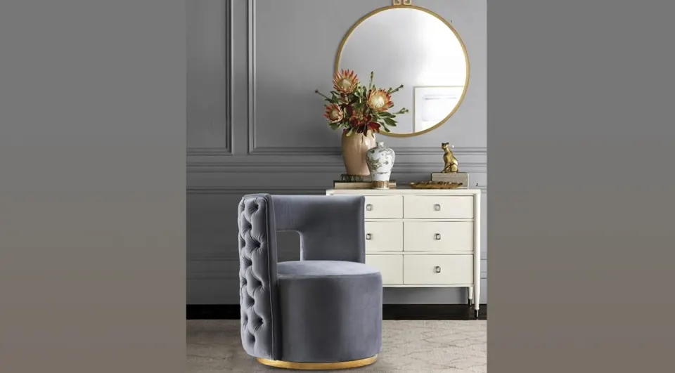 Paris Chester Pouff