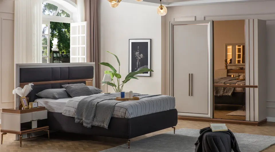 Perla Sliding Door Bedroom Set 2