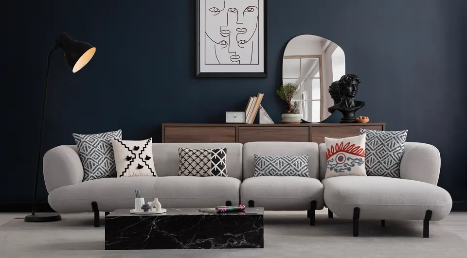 Manetti Metal Leg Corner Sofa Set