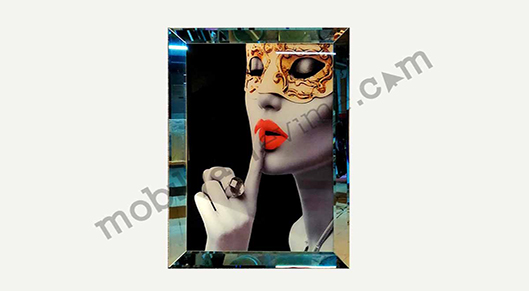 Maskeli Kadın Ayna Çerçeveli Tablo